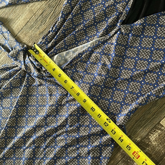 LAUNDY BY SHElLLI SEGAL BEAUTIFUL DRESS, SIZE MEDIUM - Picture 11 of 11